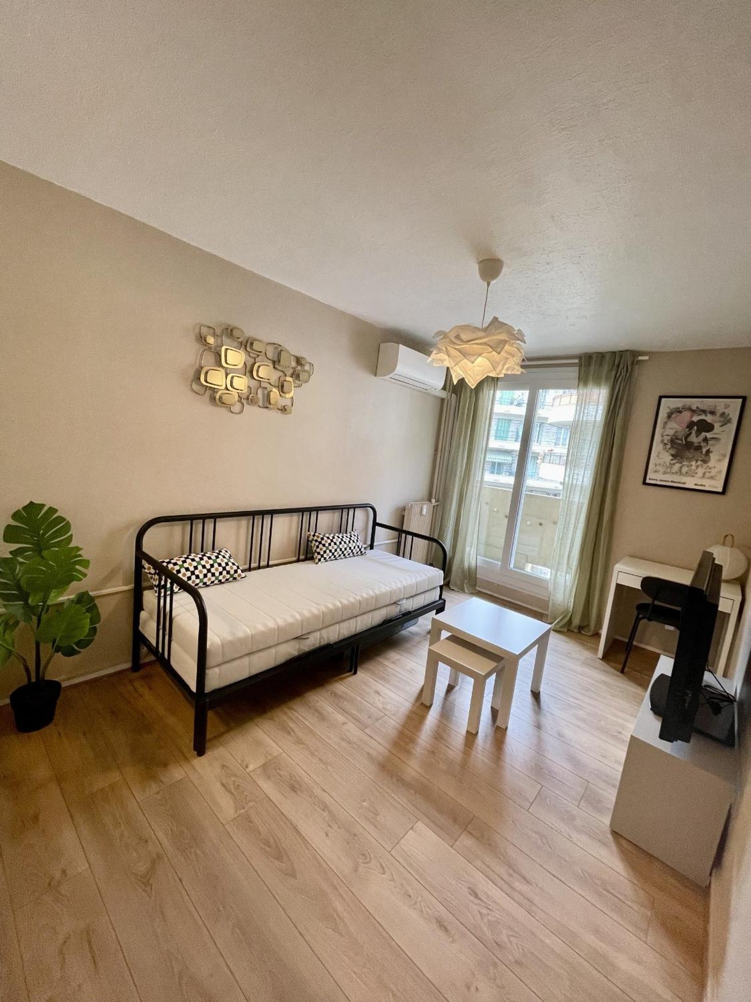 Appartement Joli Nicois Proche *